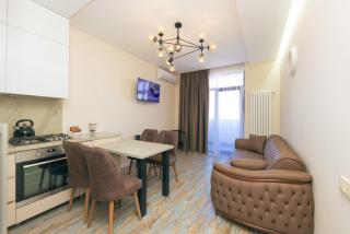 Cozy Modern Apartment - 0