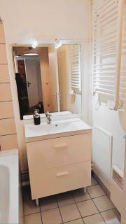 Mini-studio avec kitchenette OU chambre confort avec frigo et TV - Parking en option sur résa ! - Chaville - 5