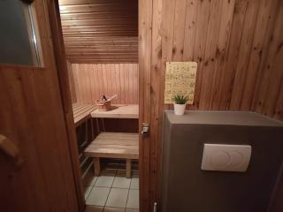 Ferienhaus Waldwärme mit Kamin & Sauna - 8