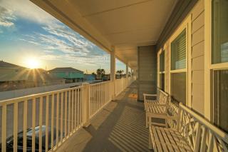Sleeps 14 w Pool Mins to the Beach Two Units: Costa Bahia - 7