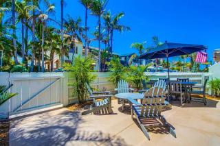 Bayside Getaway Steps to the Ocean with AC Private Patio BBQ Family and Pet Friendly - 6