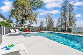 Otis Sunrise Villa - 8