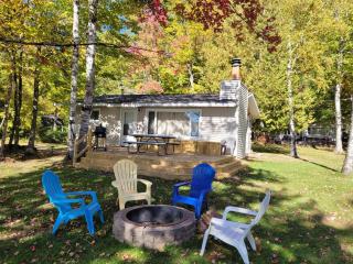 Birch Shores Resort - The Hemlock Cottage - Empire - 0