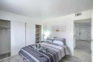 Vegas Getaway Near Strip! Sleeps 6! - 1