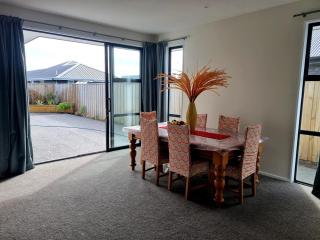 Modern house close to lake,golf club and beach - Woodend - 1
