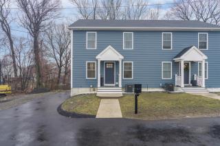 Upscale 4BR Retreat at the Reservoir! - Bridgeport - 8