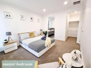 St Germain Estate 4 bedrooms Clyde North home - 8