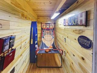 Modern Family Cabin with Deck, BBQ, Views and Playroom - Duck Creek Village - 5