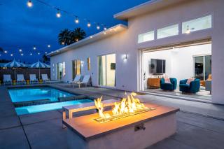 Stunning Mountain Views! New Mid-Century Home! - Palm Springs - 8