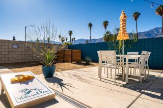 Stunning Mountain Views! New Mid-Century Home! - Palm Springs - 4