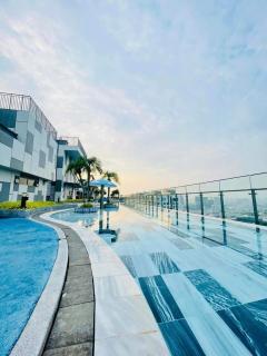GenBee Harbour View - Infinity swiming pool - Ho Chi Minh - 0