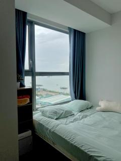 GenBee Harbour View - Infinity swiming pool - Ho Chi Minh - 6