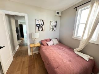 Cozy 2BR Updated Condo in DC - 2