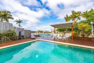 Luxury 5-Bedroom Canal-Front Retreat in Mooloolaba - 7