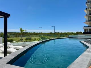Azzure Bokarina Penthouse- Brand New- Ocean View- Resort Style Pool- Steam Room - - 2
