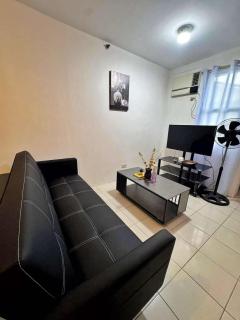 Luna staycation Cozy Condo near Enchanted Kingdom - 8