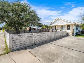 Twin Tides Beach House at Carolina Beach - Unit 1 - Carolina Beach - 6