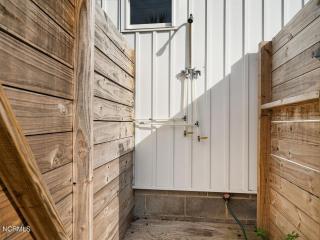 Twin Tides Beach House at Carolina Beach - Unit 1 - Carolina Beach - 3