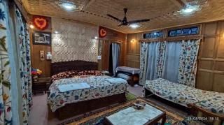 Highland Queen Houseboat - Srinagar - 3