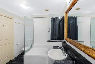 Stylish 1BR Apt with City Views - Brisbane - 7