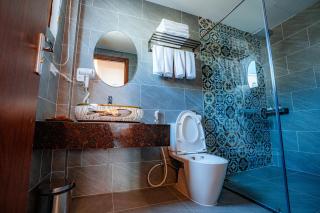 Lyn Hotel 2 - 1