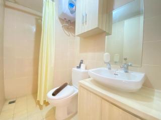 Cozy and Serene 2BR Apartment at Parahyangan Residence By Travelio - 6