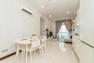 Paragon Residence The Modish 3BR7pax Balcony by Our Stay - 9