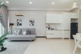 Paragon Residence The Modish 3BR7pax Balcony by Our Stay - 0