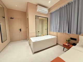 Hotel Fun Regency Motera Ahmadabad - 3