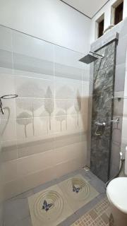 Graha Shanti Guest House - - 1