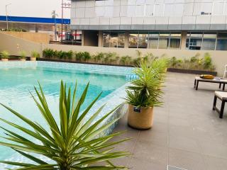 The Layover Hotel - - 0