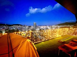 Under the Clouds - Busan - 2