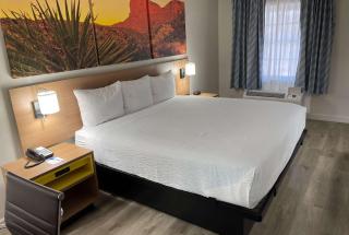 Days Inn by Wyndham Tucson City Center - Tucson - 3