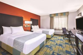 La Quinta Inn by Wyndham Toledo Perrysburg - 1