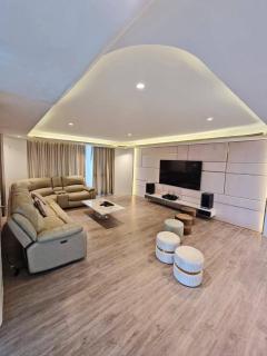 The City Condo Near Central Fest Phuket, Pool view - Ban Sam Kong - 4