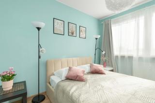Jasny Apartament z Pięknym Widokiem na Miasto by Noclegi Renters - Danzig - 3
