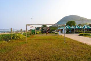 SHORE FRONT RESORT - Visakhapatnam - 7