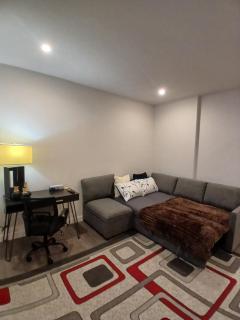 Jitè's Hub - Saskatoon - 2