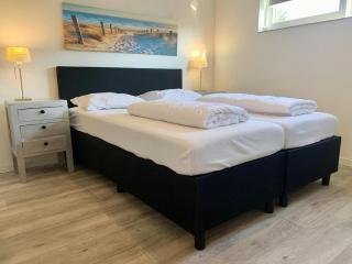 Home in Sint Maartenszee with Veranda - Sint Maartenszee - 2