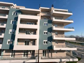 White Mint Apartment - Larisa - 3
