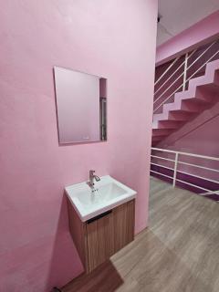 Hostel In The City - Pom Prap - 2
