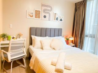 Luxury BGC Condo, Steps to Uptown Mall #oursw31i - Manila - 3