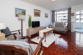 Spacious 2-Bed - Mouille Point - 0
