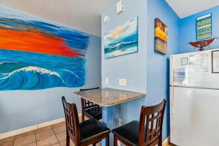 Shores of Panama 1506, Perfect for a Great Couples Getaway! Free Fun! Reserved Parking condo - Panama City Beach - 4