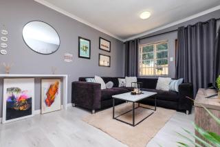 Su Casa - Stylish & Spacious Guesthouse - Roodepoort - 0