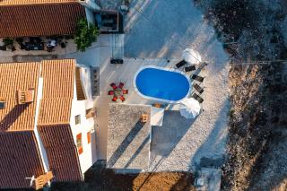 Holiday House Azur with a private pool - Martinski - 5