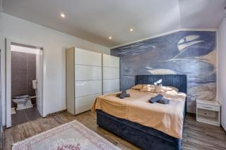 Holiday Home With Pool - Happy Rentals - 6