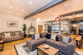 Bands Warehouse I - 0