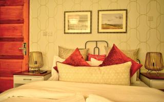 Nimmoh's Riverside Apartments with Pool & Breakfast - Nanyuki - 0