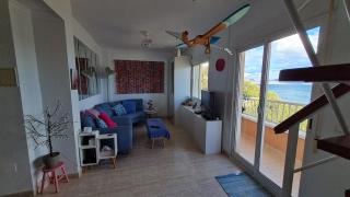 Stunning flat right on the beach! - 7